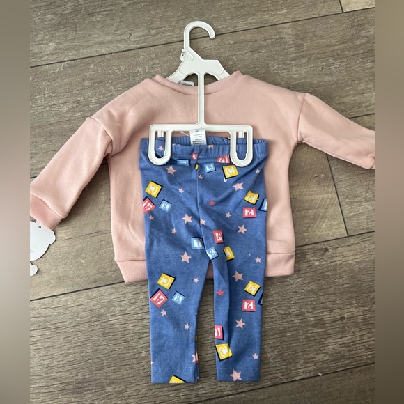 Cocomelon JJ Sweatshirt and Leggings Outfit - Picture 6 of 7